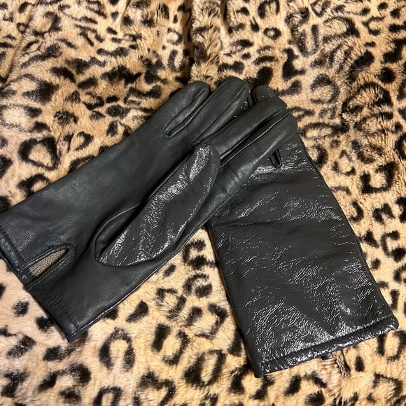 Worthington Dark Gray Leather/Patent Leather  Gloves size M - Picture 1 of 6